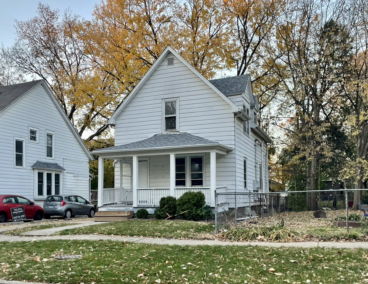 JoshLipnik's tweet image. American Football House
Urbana, IL