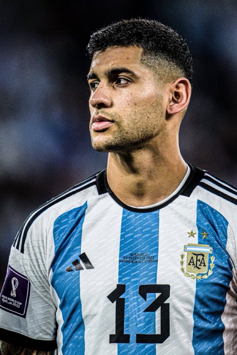 “Cuando me aburría se la daba a Gabriel Jesús para sacarsela de nuevo”.

Cristian Romero.