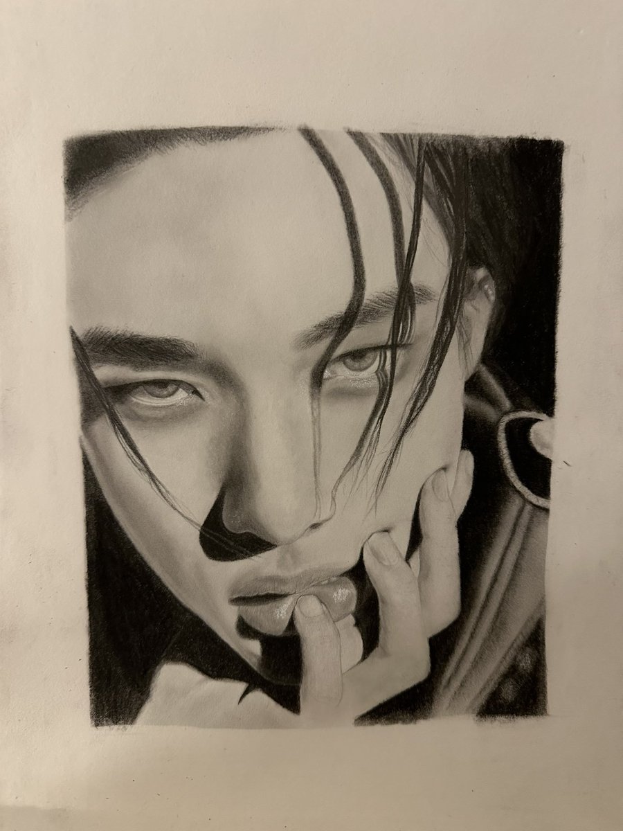 oomf drew hyunjin 🥸