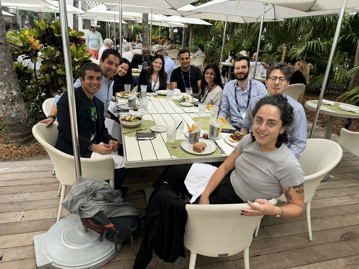 DanielVelaMD's tweet photo. The involvement of speakers, trainees, national and international participants was evident, and special. We have forged friendships, and collaborations over the years. #SVIN23 fortified them and brought us new ones, so much gratitud for it all.  @svinsociety https://t.co/yHqRtU2rfD