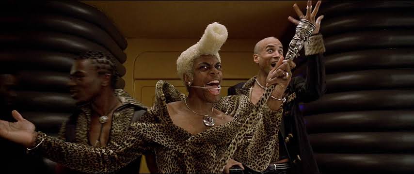 OskyElMagno's tweet photo. 🍿Así recuerda el actor #ChrisTucker al legendario actor del #QuintoElemento #BruceWillis.
"Por supuesto, lo tengo en mis oraciones: tuvimos momentos muy, muy buenos. Bruce es una gran estrella y un actor legendario. En cuanto aparecía por el set, todo era increíble. Nunca lo olvidaré. Trabajar con él fue un momento maravilloso".
https://t.co/Wme9VWtL5n
