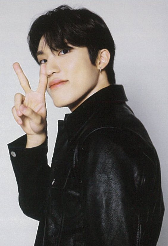 park jeongwoo’s duality  ⸝⸝>  ̫ <⸝⸝