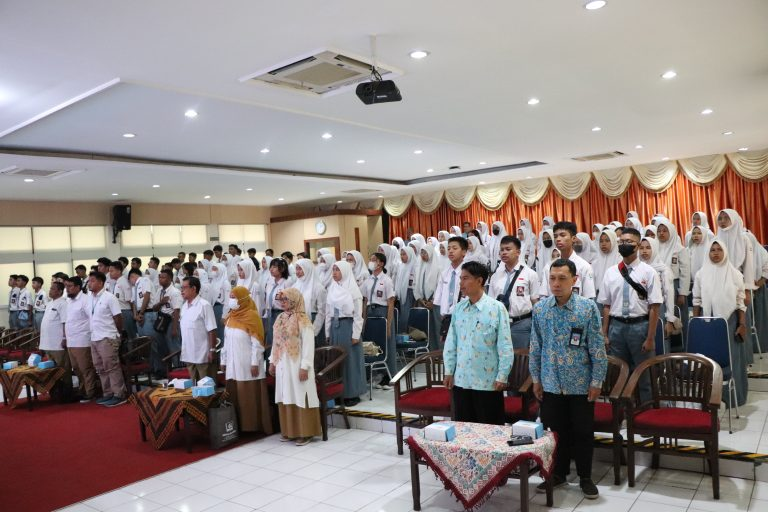 FisipUNS's tweet photo. FISIP UNS Menerima KunjunganSMAN 23 Kabupaten Tangerang

Selengkapnya di https://t.co/opVSdXZAFD

#FISIP 
#FISIPUNS 
#UNS 
#UniversitasSebelasMaret
#LeadingTheFutureSociety https://t.co/fwt7BVEU9F