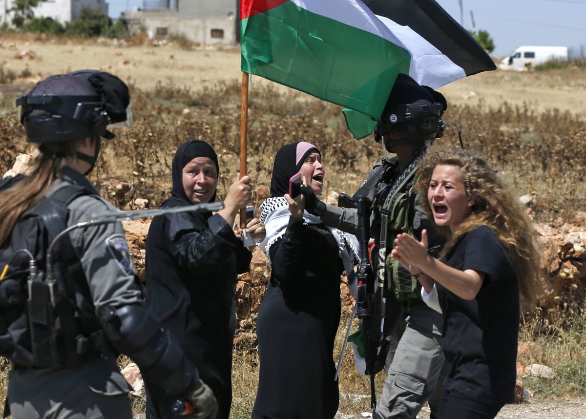 ShaykhSulaiman's tweet photo. BREAKING: AHED TAMIMI UPDATE - CONTINUES TO BE HELD HOSTAGE WITHOUT BEING CHARGED

Israel extended her remand for another 6 days. This means she’s been held for almost 3 weeks without being charged.

She has bruises on her body from being beat in Israeli detention 2 weeks ago.

Female prisoners are denied food, blankets, family visits, and access to lawyers.