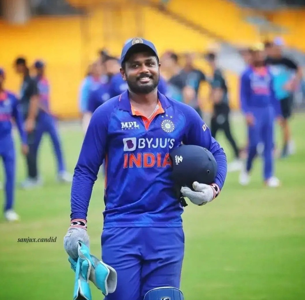 Can't stop laughing to Sanjay Bangar's decodation that #SanjuSamson is snubbed from Australia T20Is because they want a young wicket keeper thus Jitesh Sharma...! In reality Sanju Samson is 29 and Jitesh Sharma is 30..