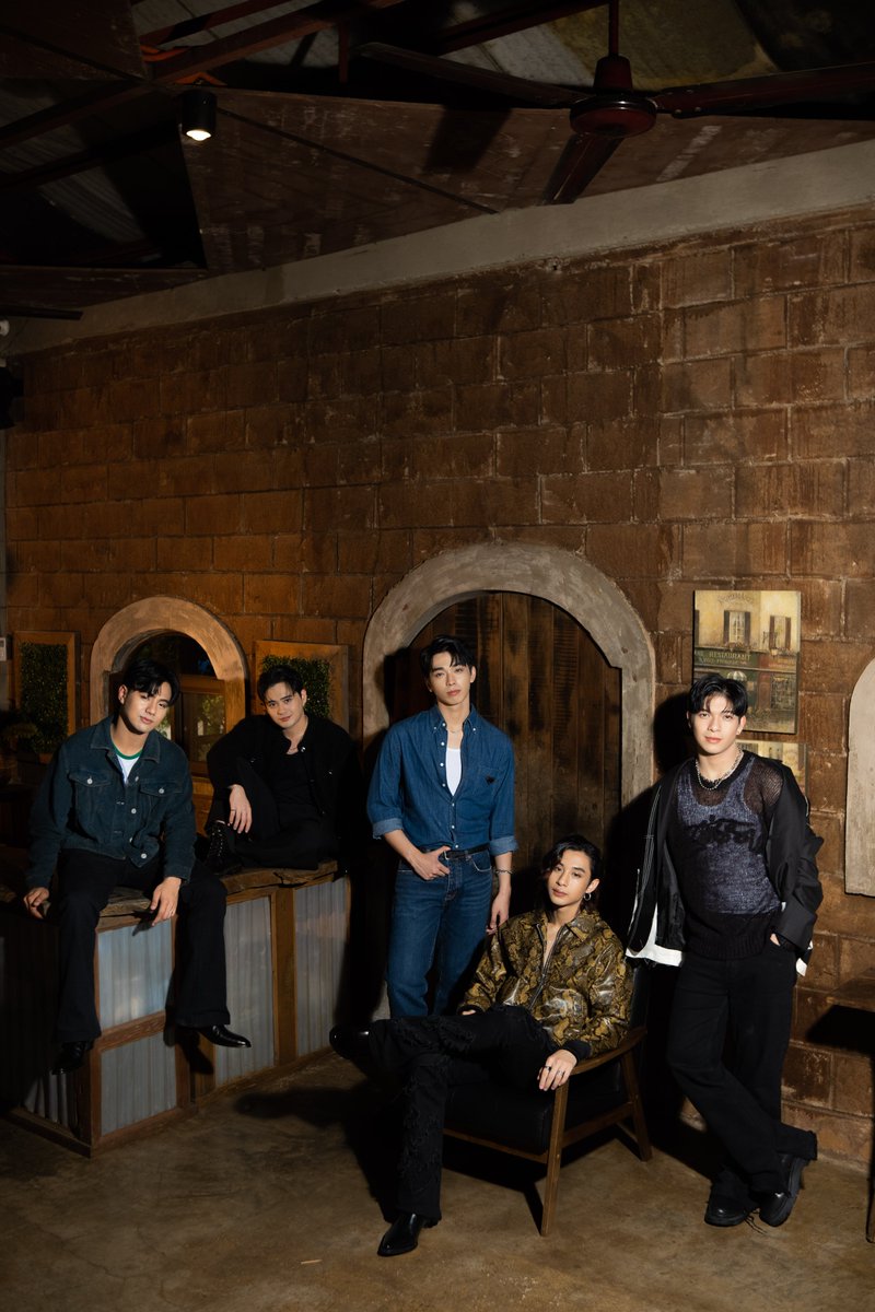 bgyo_ph's tweet photo. #BGYO_Bulalakaw ☄| Concept Photos: BGYO
Special Single
November 24, 2023

Pre-save here: https://t.co/I0O7nJnuTa
#BGYO @StarMusicPH
#BGYO_NovemberToRemember https://t.co/UHCESTo2l4