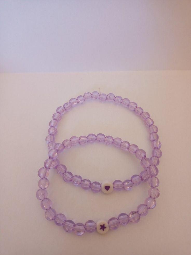 Boopkjm's tweet photo. Vi na tl sobre usarmos pulseiras roxas até a volta dos meninos, e gostei muito (não sei sobre a origem, sou baby army). Vamos fazer acontecer? Cada um compra a pulseirinha de acordo com seu estilo/condição, e a única exigência seria ser roxa. Nesse momento precisamos estar juntos https://t.co/GFKQqK9zX1