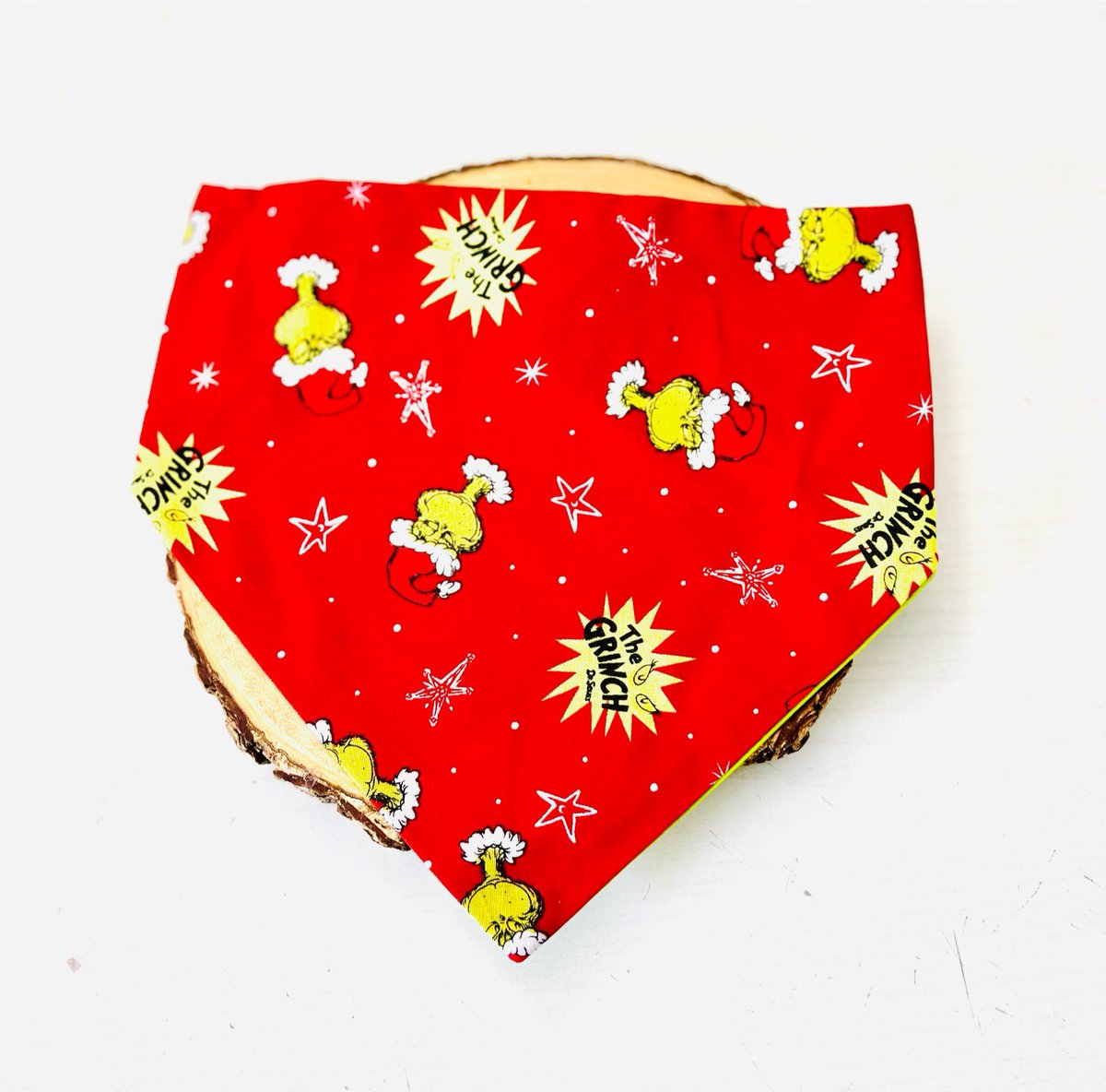 barkinfashion's tweet photo. Christmas Dog Bandanas, reversible and elastic order yours now! 🎄🎁#Christmas2023 #christmasdog #doggift #etsy #smallbiz #handmadegift #dogbandana https://t.co/O3xQrJahkd
