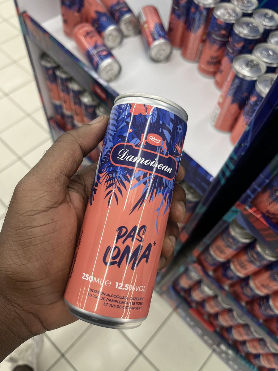 Princemamadfps's tweet photo. Alors les amis j’ai gouté ce petit bail 

- Glacé ça passe 
- Avec glaçons moins bien 
-Le tchad n’arrivera pas avant 6-7 canettes ( Prévoir budget) https://t.co/KJvJffxZC5