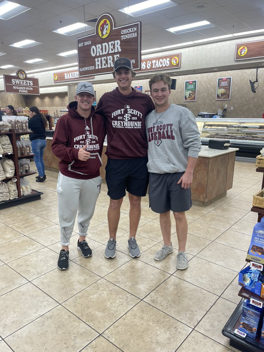 #HoundFam
Two current players on their way home ran into alum <a href="/AndrewPaulsey/">Andrew Paulsey</a> (2018-2020) at a Buc-ee’s in TX!
Andrew had his ol’ FSCC Baseball hoody on and they spotted each other!
<a href="/StoneVacek/">Stone Vacek</a> <a href="/zach_nelson22/">Zach Nelson</a>