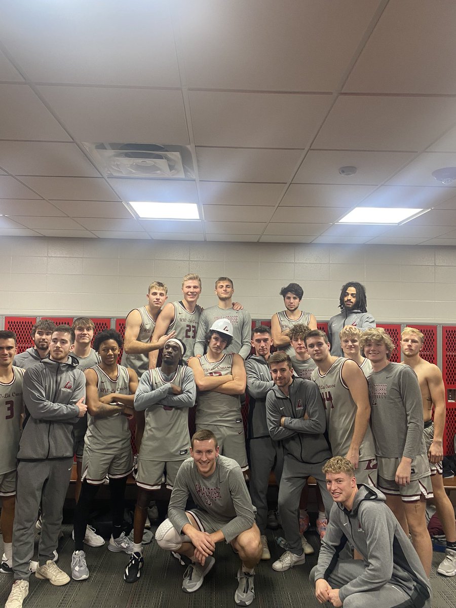 Congrats to Sophomore (<a href="/JJPaider/">JJ Paider</a>) for winning the Blue Collar Hard Hat Award in tonight’s hard fought road victory over Ripon!! #TAG #GoEagles 🦅🏀