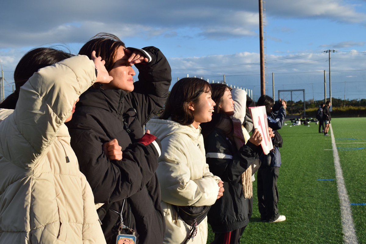 InahoKickers's tweet photo. 【マネージャーショット📸】
頑張っている選手達を応援、サポートするマネージャーの姿です！ https://t.co/tBgy5sC8F4
