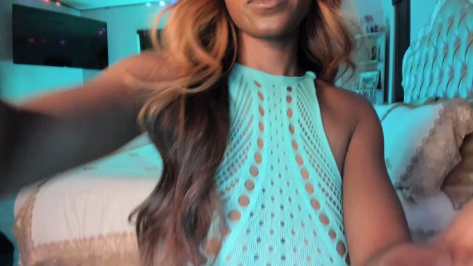 Jezabel Vessir is live now! https://t.co/Q19k4y92G2 https://t.co/WTgmgjhqnG