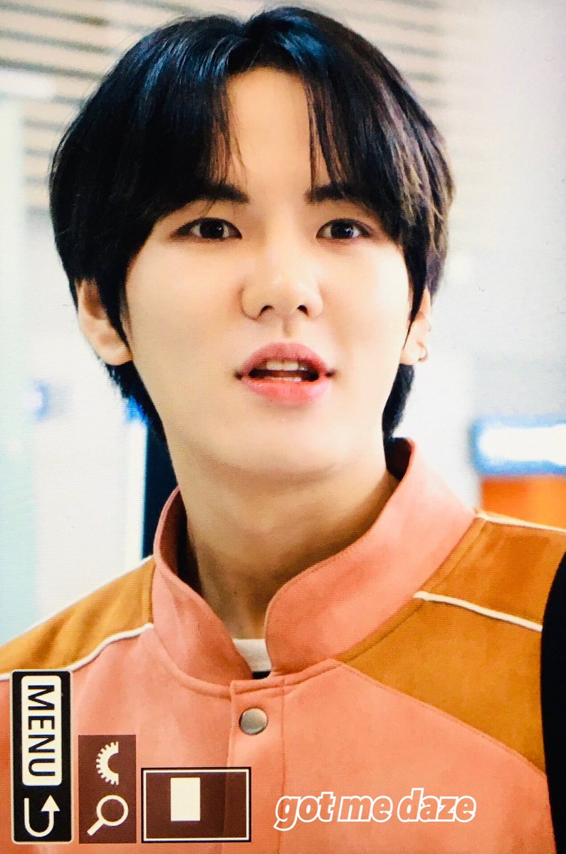 GotmeDaze's tweet photo. 231122 ICN 출국 pre

1초만에 정색하기••(좀 삐진겁니다😒😎
｡:ﾟ૮ ˶ˆ ﻌ ˆ˶ ა ﾟ:｡

#이환희 #환희 #LEEHWANHEE #HWANHEE https://t.co/D6aIW9JqTh