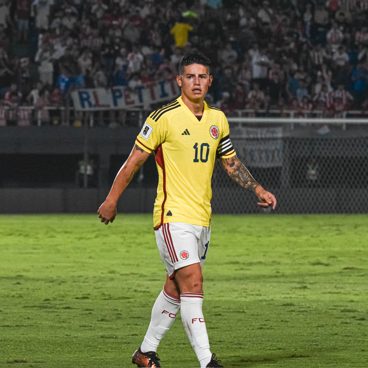 inventediez's tweet photo. “Cuando tienes compañeros que juegan bien y un cuerpo técnico que te apoya, eso te potencia. Hace mucho no teníamos este feeling entre tantos jugadores. Nos entendemos mucho. Se vio hoy en las posesiones largas. Es un proceso bueno y ojalá acabe con título”.

- James Rodríguez.🎩 https://t.co/8Rz8Zyy4T1
