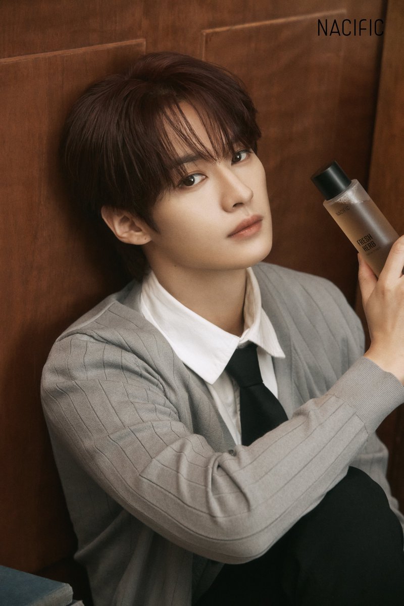 KrNacific's tweet photo. 𝗡𝗔𝗖𝗜𝗙𝗜𝗖 𝗫 𝗦𝘁𝗿𝗮𝘆 𝗞𝗶𝗱𝘀

𝐓𝐡𝐞 𝐒𝐭𝐨𝐫𝐲 𝐨𝐟 𝐍𝐀𝐂𝐈𝐅𝐈𝐂 𝐰𝐢𝐭𝐡 𝐋𝗲𝗲 𝗞𝗻𝗼𝘄📖

리노's Pick!

01. 프레쉬 허브 오리진 토너
02. 우유 크림 

#네시픽 #스트레이키즈 #리노 
#nacific #StrayKids #LeeKnow https://t.co/BBJkehnHWn