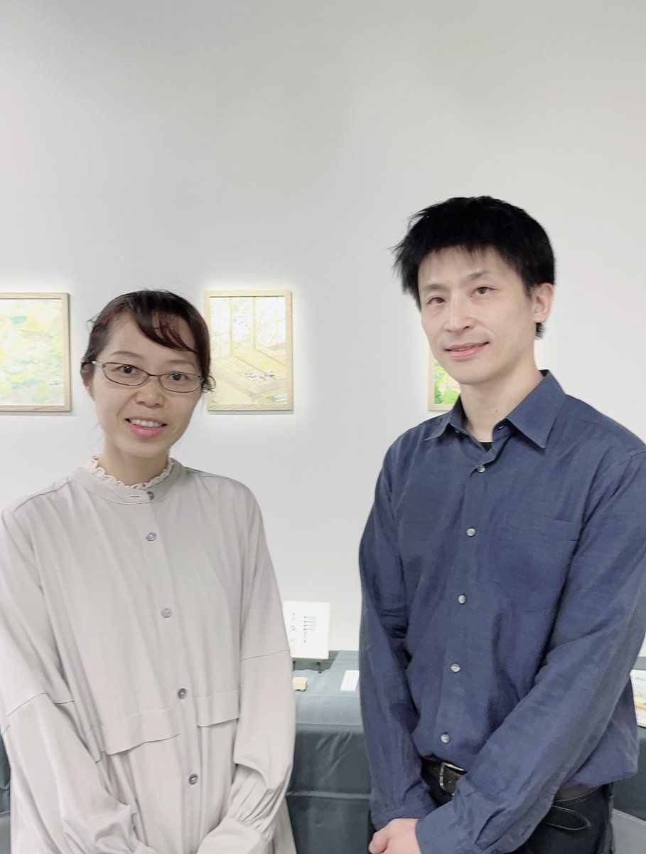 cho_kobayashi's tweet photo. #囲碁を巡るアート展 にいってきました。素敵な作品に囲まれると幸せな気持ちになりますね☺️✨私達からは『張栩詰碁付きミニチュア碁盤と色紙』を出品しております。碁盤の詰碁は絵詰碁です🦔色紙6種 碁盤3種。ミニチュアで愛でる詰碁の世界をどうぞ✨ https://t.co/Lgjsxmr4pd