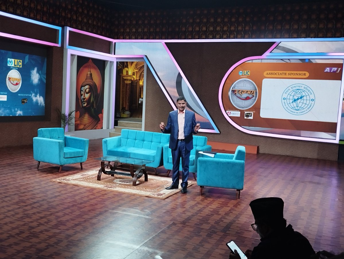 nasanepal08's tweet photo. Meaningful discussion on different road safety issues with potential personalities Hon Minister Prakash Jwala, Mr. Pama Bahadur Shahi, Mr.Govinda Bhattarai ,Mr Gajendra Budathoki  &amp; Mr. Rajendra Bhatta( valley Traffic) #Ap1TV. https://t.co/bdTf31J1Jh