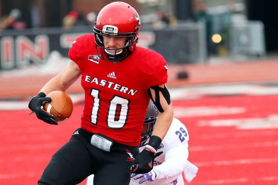 Robert Freeman IV (@robertfreemaniv) on Twitter photo After a great conversation with coach Best I am blessed to say I received a full ride scholarship to Eastern Washington university… Go eagles‼️❤️🖤 <a href="/coachjmcdaniels/">Jeff McDaniels</a> <a href="/EWUFootball/">EWU Football 🏈</a> <a href="/CoachBestEWU/">Coach Aaron Best</a> <a href="/Coach_Ohout/">Coach O</a> <a href="/Coach_Gomes/">Ryan Gomes</a> <a href="/Jchewlen/">Coach Joe Hew Len</a> <a href="/BrandonHuffman/">Brandon Huffman</a> #NPH #Beaverball #LeaveNoDoubt After a great conversation with coach Best I am blessed to say I received a full ride scholarship to Eastern Washington university… Go eagles‼️❤️🖤 <a href="/coachjmcdaniels/">Jeff McDaniels</a> <a href="/EWUFootball/">EWU Football 🏈</a> <a href="/CoachBestEWU/">Coach Aaron Best</a> <a href="/Coach_Ohout/">Coach O</a> <a href="/Coach_Gomes/">Ryan Gomes</a> <a href="/Jchewlen/">Coach Joe Hew Len</a> <a href="/BrandonHuffman/">Brandon Huffman</a> #NPH #Beaverball #LeaveNoDoubt