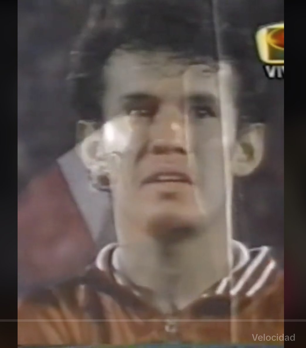 IrmadelAguila1's tweet image. Eliminatorias, 1997.
#Reynoso rechaza en el área chica con pechito adefesiero. Marcelo Salas roba el balón, gol de Chile.
Perú fuera del Mundial Francia 98.
Lo que la prensa concentrada no quiere que veas...