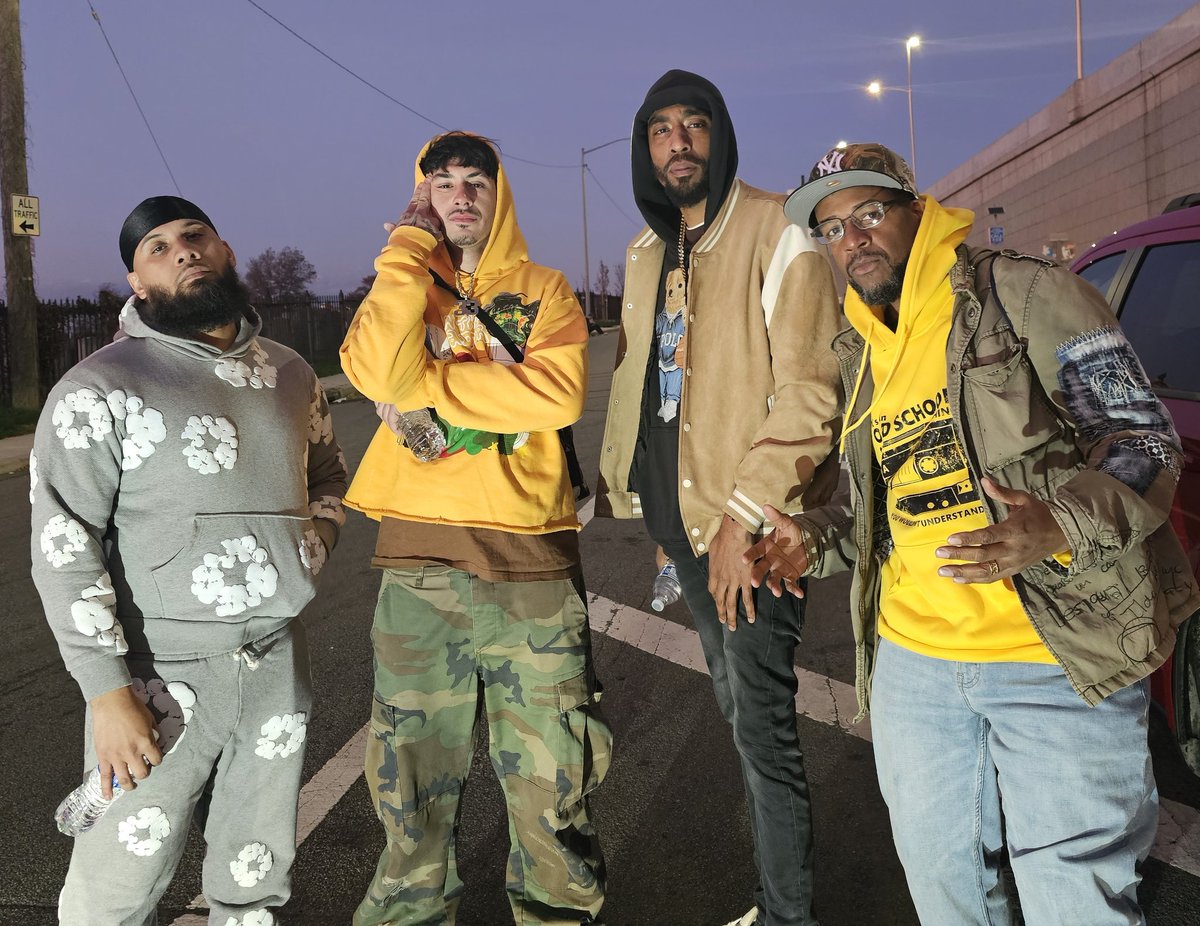 We're outside 🎙💯