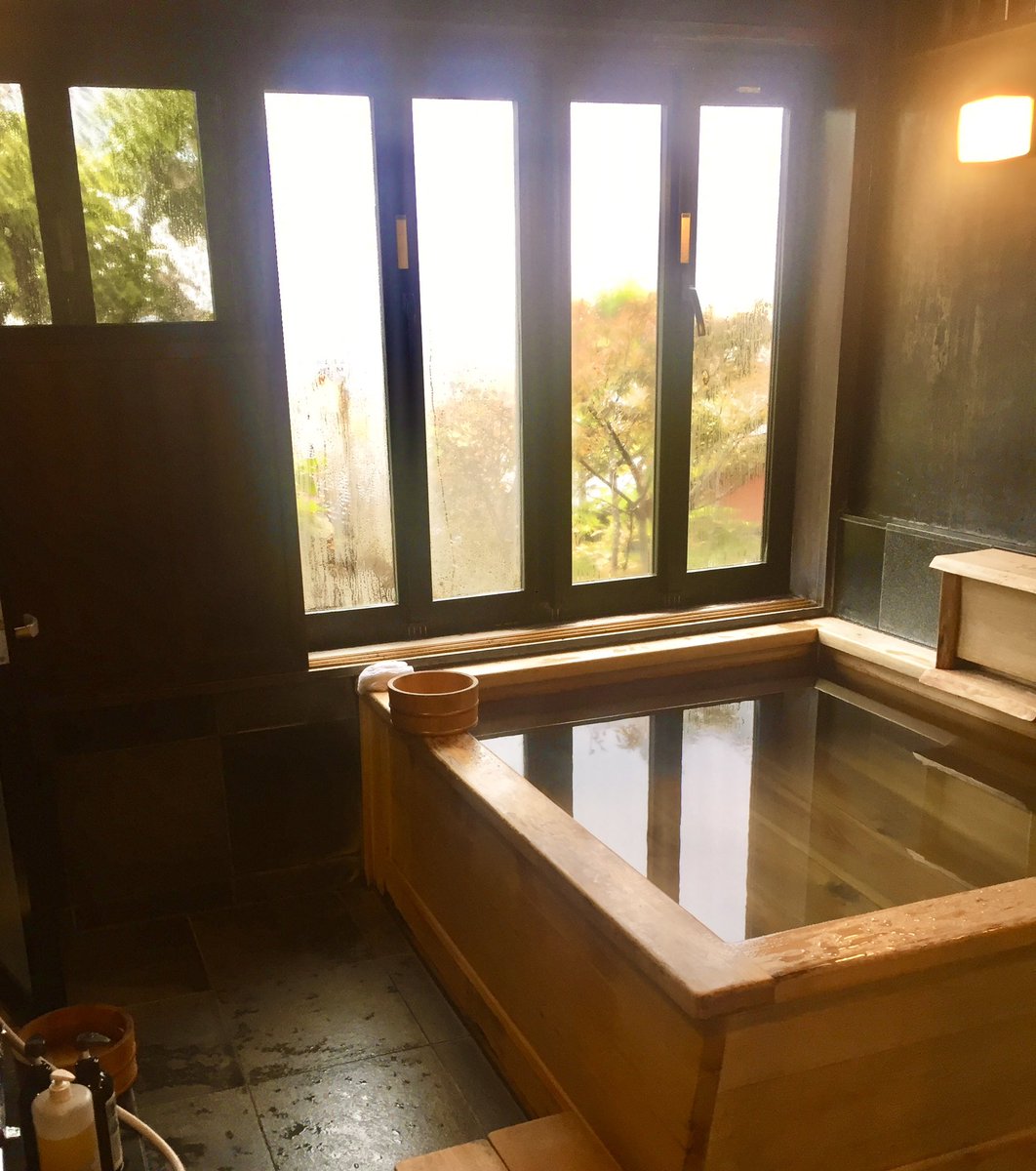 ちゃーろー@カメレオン絵師 tweet media