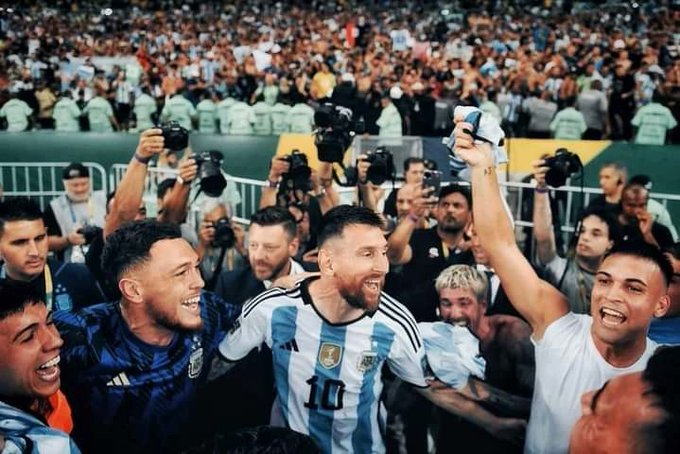 যেকারণে ড্রেসিং রুমে ফিরে গিয়েছিলেন মেসিরা