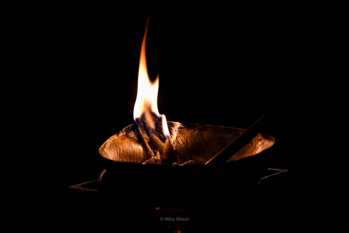 NiloyGhoshPhoto's tweet photo. জগদ্ধাত্রী পুজো 2023!
📍#Bagbazar
~
#NiloyGhoshPhotography
~
#allaboutpujos #ashlopujo #bengalifestival #calcutta #calcutta_aesthetics #calcuttacanvas #cityoflights #coloursofpuja #incredibleindia #indianfestival #jagadhatri #jagadhatripuja #jagadhatripuja2023 #kolkata https://t.co/KBRTNyd3BO