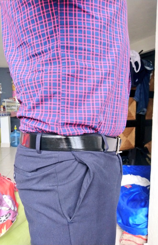 adrianasma86's tweet photo. Que hot estoy #suit #suitsex #belt #dressmen #dresspants #bussunesmen #dick #bigdick #cinto #trajeado #caliente #verga #pito #rt https://t.co/ARo3Qy0qjk