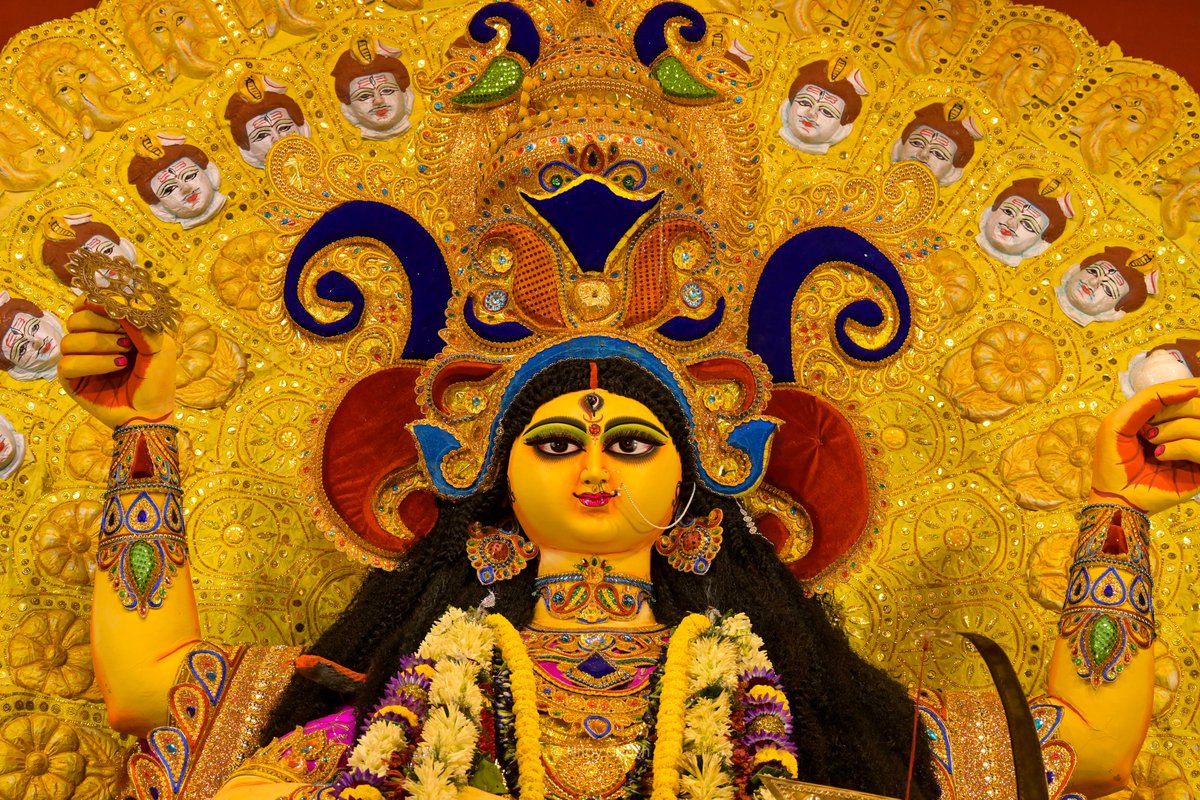 NiloyGhoshPhoto's tweet photo. জগদ্ধাত্রী পুজো 2023!
📍#Bagbazar
~
#NiloyGhoshPhotography
~
#allaboutpujos #ashlopujo #bengalifestival #calcutta #calcutta_aesthetics #calcuttacanvas #cityoflights #coloursofpuja #incredibleindia #indianfestival #jagadhatri #jagadhatripuja #jagadhatripuja2023 #kolkata https://t.co/KsBI2DqPIs