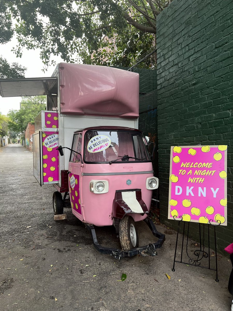 SemoneSkosan's tweet photo. Spent the night with #DKNY 
#BeDeliciousOrchardSt https://t.co/75D69FiefA