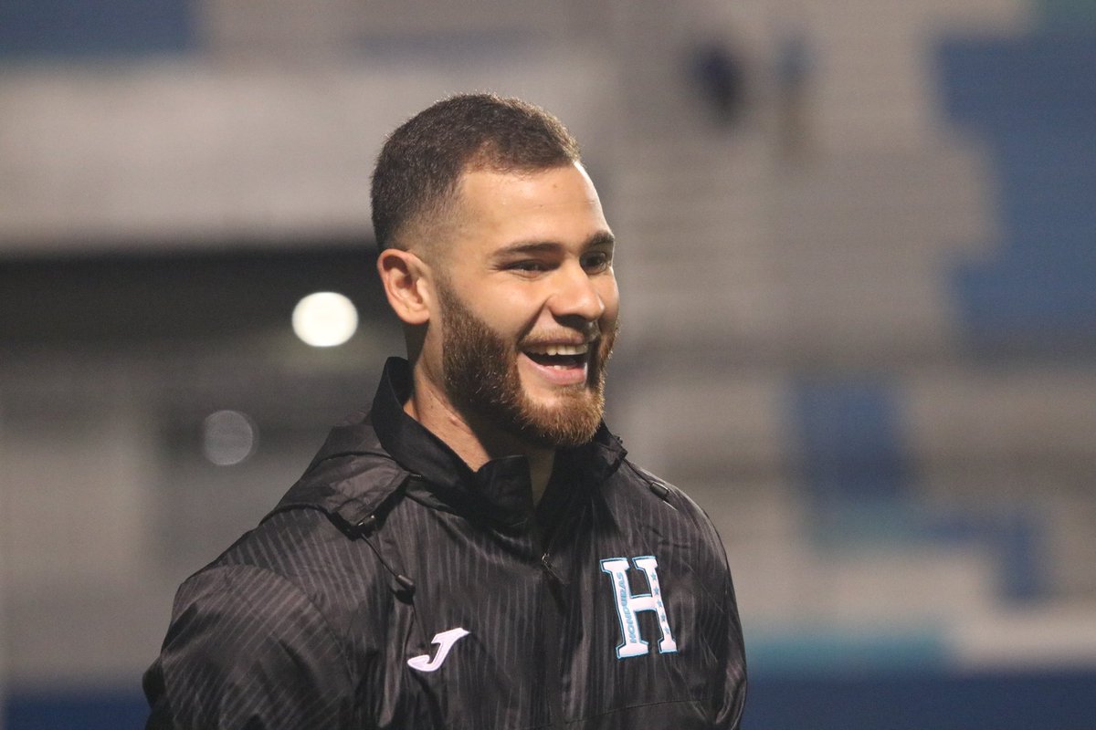 Quique, no tengo claridad de lo que le dijiste a Barton. Pero puedo imaginar que si te sacaron roja es porque dijiste lo que 10 millones pensamos.

Gracias.