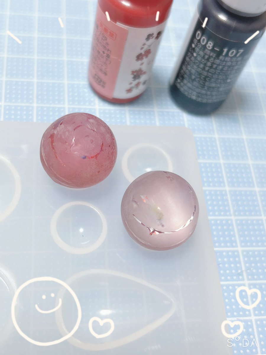 お久しぶりです|˙꒳˙)
久しぶりにレジン作ってます🍀*゜