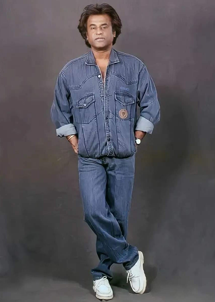RavysTv's tweet photo. #Superstar #Rajinikanth rare picture 

#ThalaivarRajinikanth #Ravystv https://t.co/251GIxtme9
