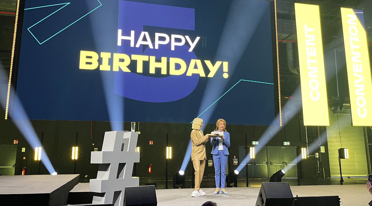 rlpNews's tweet photo. .@HeikeRaab: Herzlich Willkommen und Happy Birthday, #ConCon23. Zusammen feiern wir heute fünf Jahre Content Convention #Mainz. Sie hat immer mehr an Strahlkraft gewonnen und ist mittlerweile eine der wichtigsten Medienkonferenzen in Deutschland. #RLP #KI https://t.co/oFs6zksowy