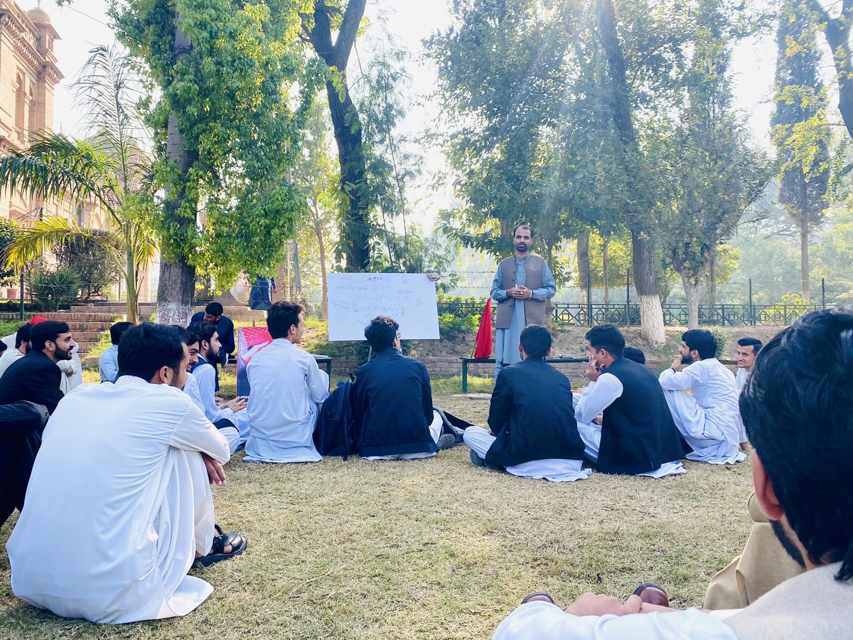 umair_barki_adv's tweet photo. A study circle was arranged by PSF Islamia College Peshawar.
The purpose of study circle was how to learn, read and speak Pushto.
This study circle is be continued till tomorrow and the timings is 12 noon.
@AimalWali
#LearnPushto https://t.co/IC1mvU9T1n