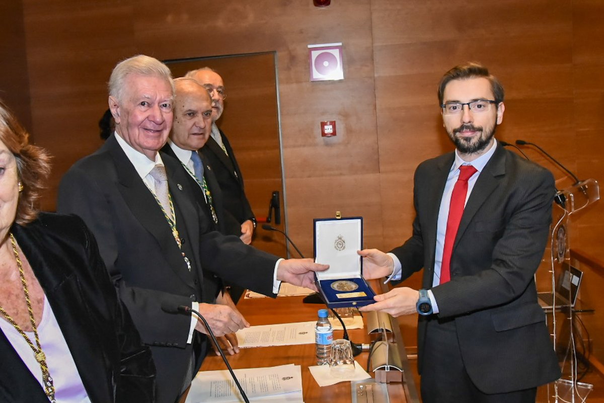 Dan Casas tweet media