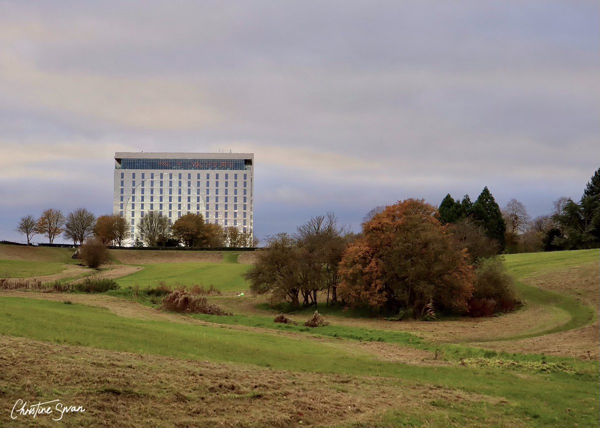 Hotel La Tour, from a different angle.

.
.

#miltonkeynes  #lovemk  #mk_igers #visitmk #thisismiltonkeynes #unexpectedmk #undiscoveredmk #lovemiltonkeynes #miltonkeynesphotography #scenesfrommk #destinationmk #theparkstrust #miltonkeynesphotos #campbellpark #Autumn #HotelLaTour