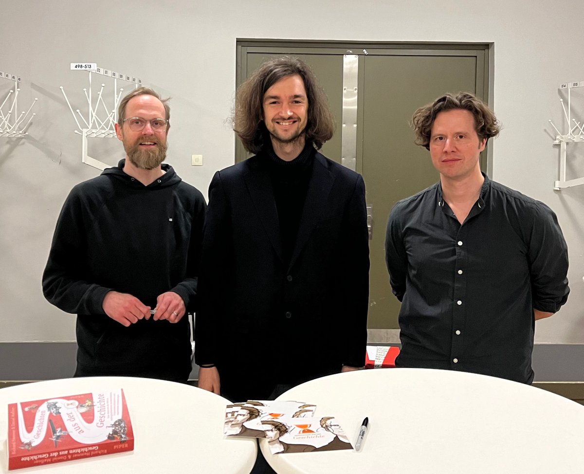 Lorenz Adlung (@lorenzadlung) on Twitter photo Eine Geschichte aus der Geschichte: Gestern war ich bei Geschichten aus der Geschichte <a href="/GeschichteFM/">Geschichten aus der Geschichte</a> 🥰 Vielen Dank für die Einladung und die tolle Show – ich hab (mehr als) ein bisser'l was g'lernt! Eine Geschichte aus der Geschichte: Gestern war ich bei Geschichten aus der Geschichte <a href="/GeschichteFM/">Geschichten aus der Geschichte</a> 🥰 Vielen Dank für die Einladung und die tolle Show – ich hab (mehr als) ein bisser'l was g'lernt!
