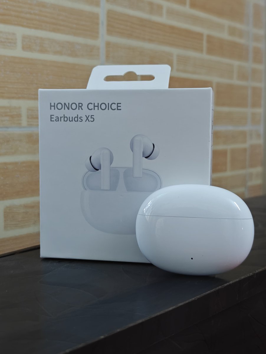 .@ExploreHONOR is now all set to enter into the TWS segment with the Earbuds X5. Exciting times ahead. #Honor