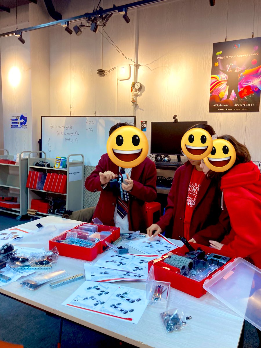 alishamym's tweet image. Our middle schoolers in the robotics club are nailing it with coding! They’re super busy prepping for their next big robotics face-off.🤖 #RobotFun #CodingKids #robotics 🛠️👾