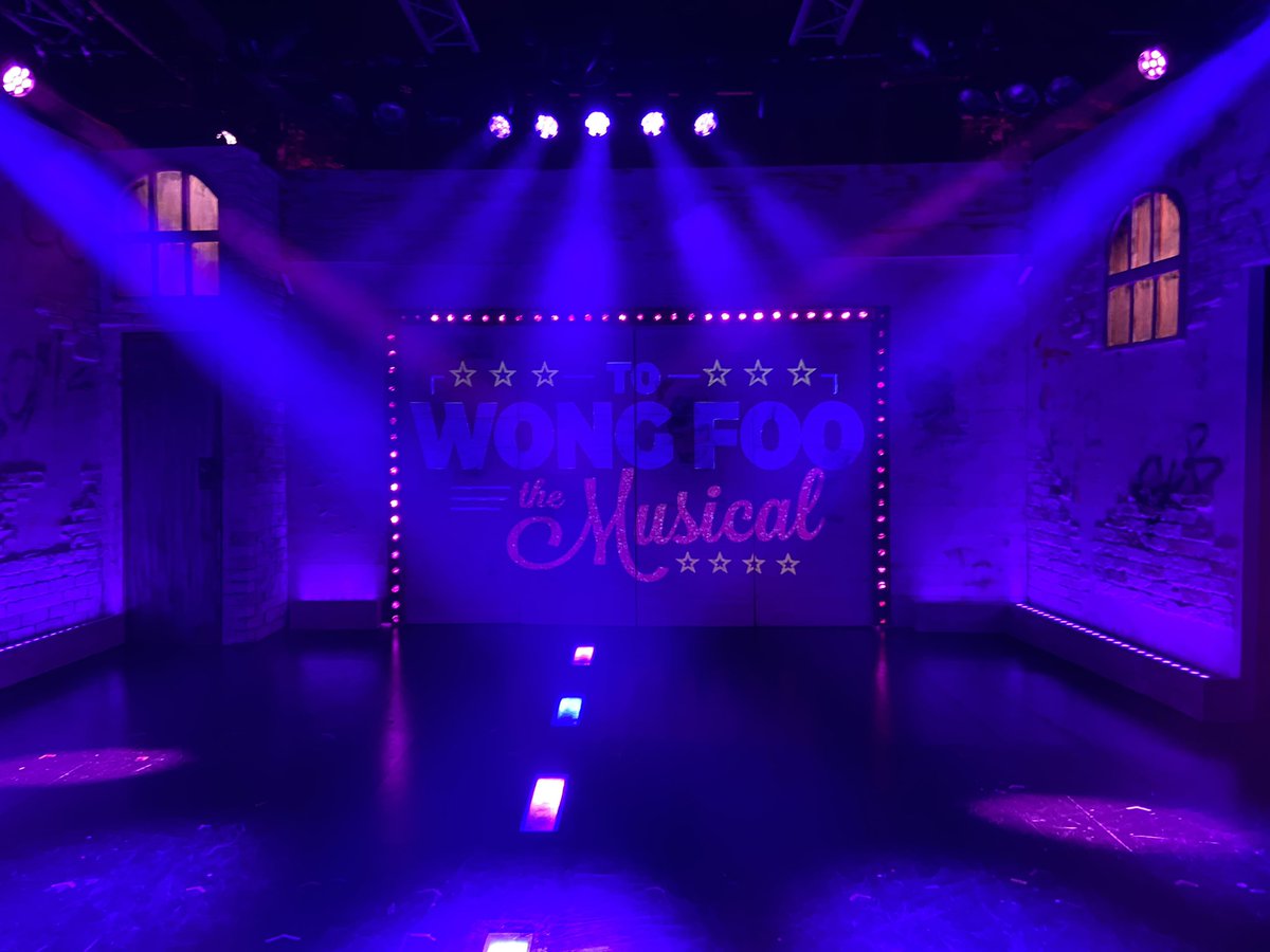 TheatreFlashba1's tweet image. My second road trip #ToWongFoo @ToWongFooStage @hopemilltheatre today. Looking forward to spending time with this gorgeous company again.