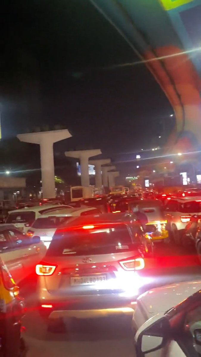 Dear <a href="/TMCaTweetAway/">Thane Municipal Corporation - ठाणे महानगरपालिका</a> we want Majiwada Kapurbawdi traffic to be resolved at earliest. 45 Minutes for a Kilometre. Thats absolutely bad. No service road from BP pump to nalpada, narrow main  roads, ill planned flyover is root cause. #thane #mumbai