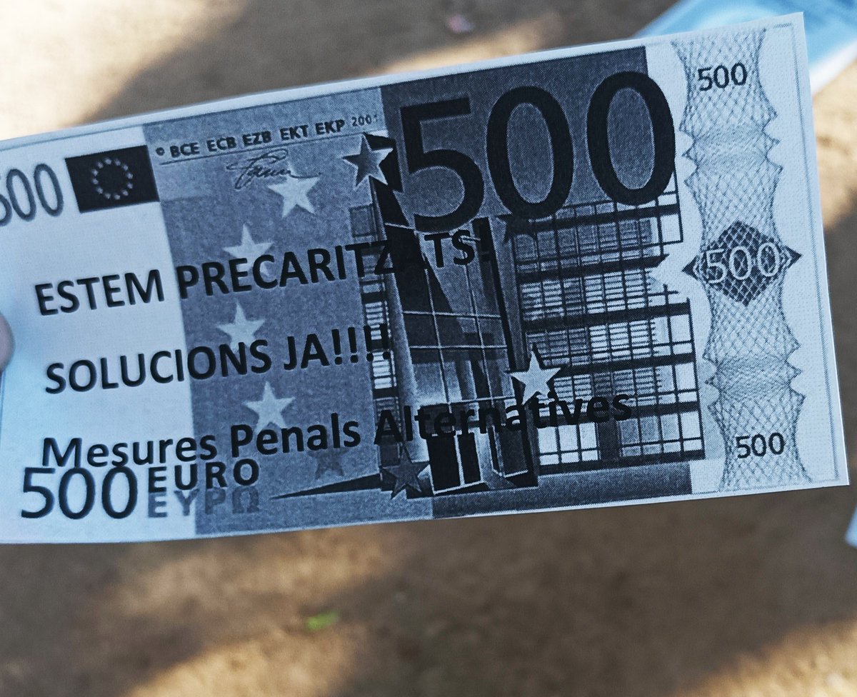 ccoo_fsc_cat's tweet photo. La plantilla externalitzada de mesures penals alternatives en vaga per posar fi a la precarietat laboral.

 @gencat  : Treballen molt bé però cobren molt malament... https://t.co/DrvnzksQPT