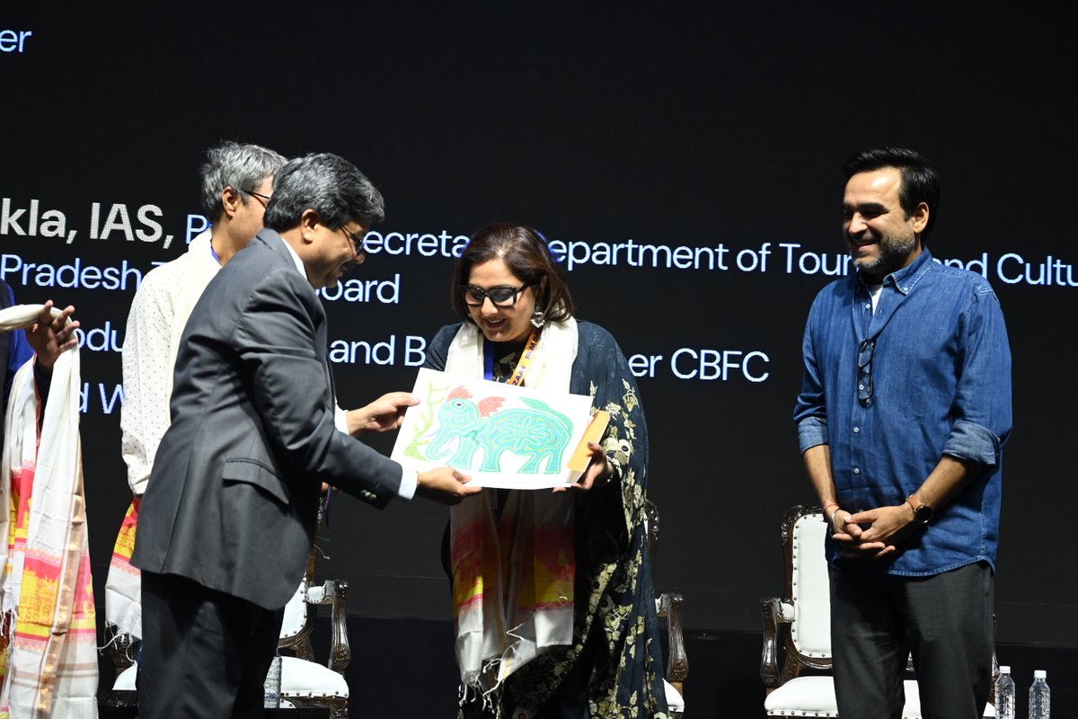 MPTourism's tweet photo. Lights, camera, Madhya Pradesh magic!
Grateful for the spotlight at IFFIGOA, where incredible minds from the film industry came together.
@vanityparty
@TripathiiPankaj
@shekharkapur
#IIFI2023 #Goa #tourism #filmdestination #mptourism https://t.co/3s8x2o9Rcz