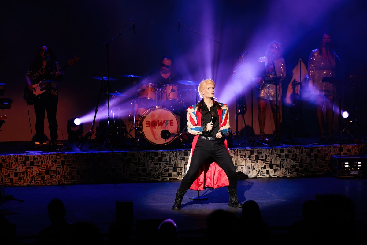 BristolHipp's tweet photo. Join us for a breathtaking concert celebrating the music of the world’s greatest pop icon, David Bowie! ⚡🤩  

A must-see for all Bowie fans, the latest production features all the hits from A to Ziggy.

📆 Sun 7 Jan (Signed Performance)
🎟️ https://t.co/6Mwx0kvpSO https://t.co/5SrcePoAvb