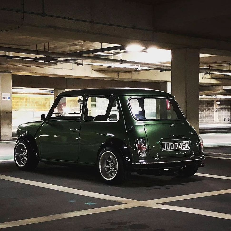 What a great Mini...
Owner: @minitomassi 
 
#oldcar #mini #minicooper #britishcars #minilife #ohsoretro #minifan #miniclub #miniclassic #minigirls #miniuk #minioftheday #classicmini #minimania #rovermini #oldmini #austinmini