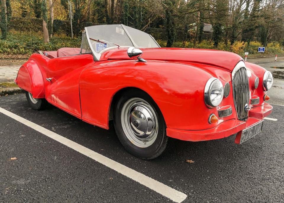 car_british's tweet photo. An incredibly rare piece of Derbyshire’s #carmaking history has made a return to the county!
Even though #Derbyshire is better known for manufacturing #RollsRoyce & #Toyota, few people know that in the 1950s, it was also home to the production of the almost forgotten #Paramount https://t.co/rLXS6VwFxB
