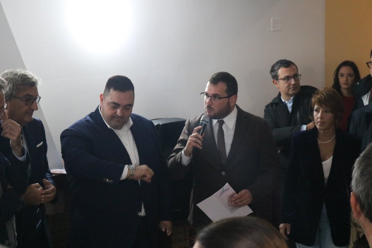 𝐈𝐧𝐚𝐮𝐠𝐮𝐫𝐚𝐭𝐚 𝐥𝐚 𝐜𝐚𝐬𝐚 𝐩𝐞𝐫 𝐝𝐨𝐧𝐧𝐞 𝐦𝐚𝐥𝐭𝐫𝐚𝐭𝐭𝐚𝐭𝐞 𝐝𝐞𝐝𝐢𝐜𝐚𝐭𝐚 𝐚 𝐓𝐞𝐫𝐞𝐬𝐚 𝐁𝐮𝐨𝐧𝐨𝐜𝐨𝐫𝐞

Ieri è stata una giornata bellissima! Alla presenza delle istituzioni, dei rappresentanti del mondo della cooperazione sociale e di tanti cittadini