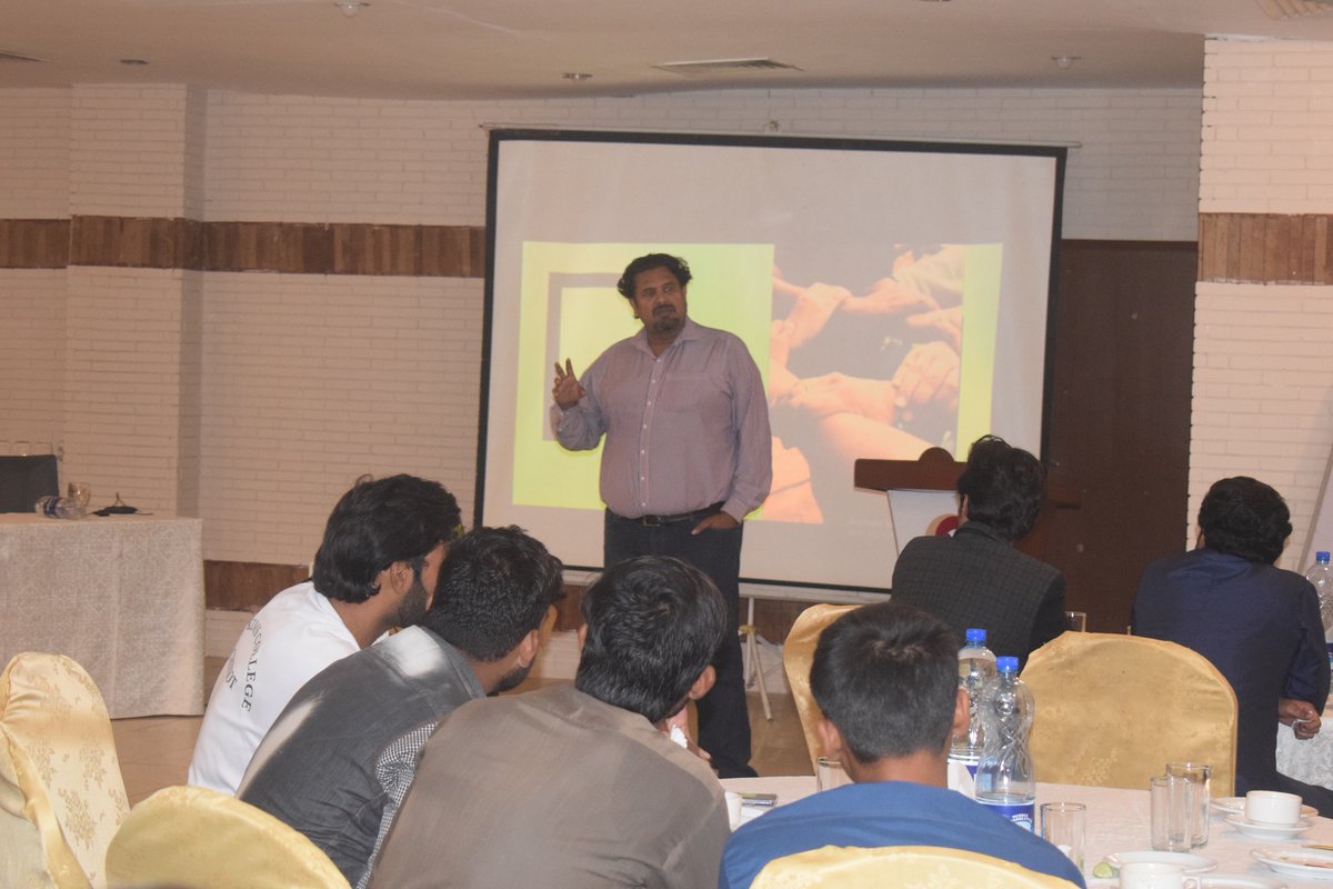cpdi_pakistan's tweet photo. Punjab: We had a great time engaging with out-of-school youth in Faisalabad, Toba Tekh Singh and Chiniot as part of our CPDI project "Citizens for Good Governance: Strengthening Citizens’ Engagement for Inclusive and Accountable Local Governance". 

We discussed how youth can use their skills to solve governance issues and improve service delivery. We also learned about good governance principles such as effectiveness, transparency, accountability and responsibility. 

We had a special session on climate change and how youth can play a key role in mitigating and adapting to its impacts. We were glad to have some government officials join us and share their views on citizen participation in governance.
